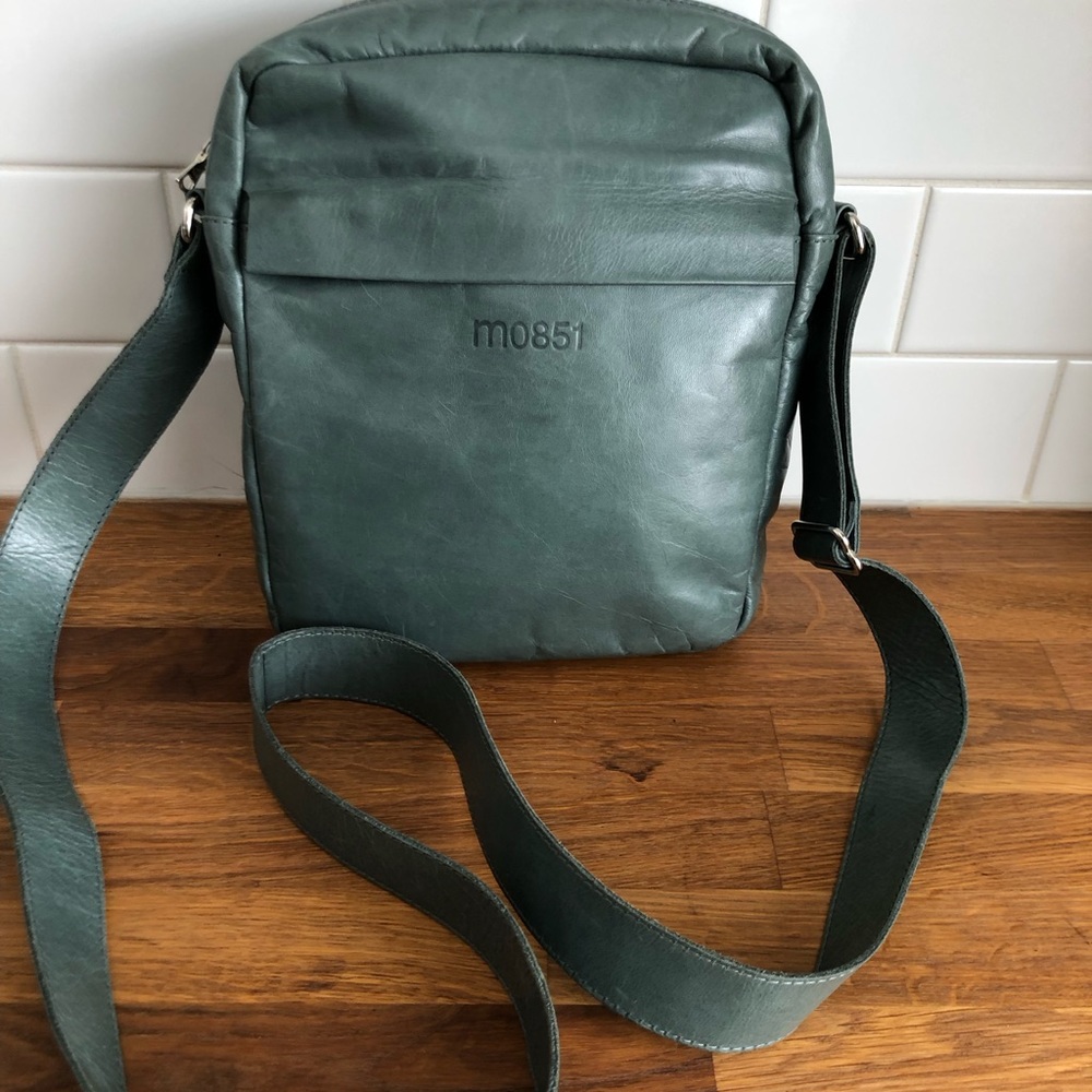 m0851 Sage Green reporter bag